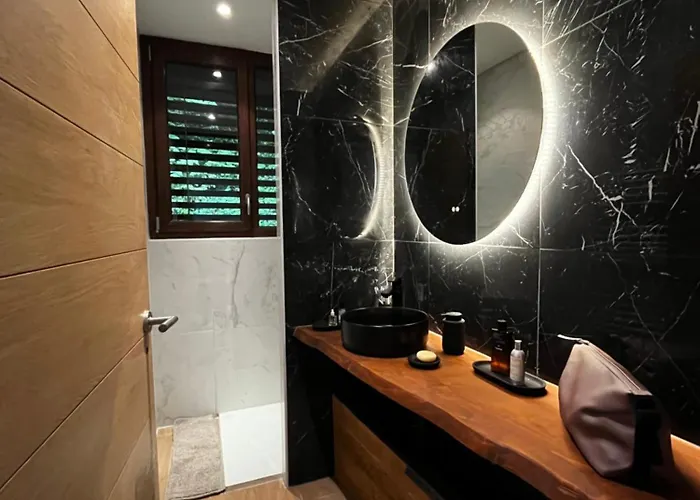 木屋 Otsoak Prive 3 6 Personnes Avec Grande Terrasse, Garage Couvert, Vue Montagnes A St Lary Village 圣拉里苏朗